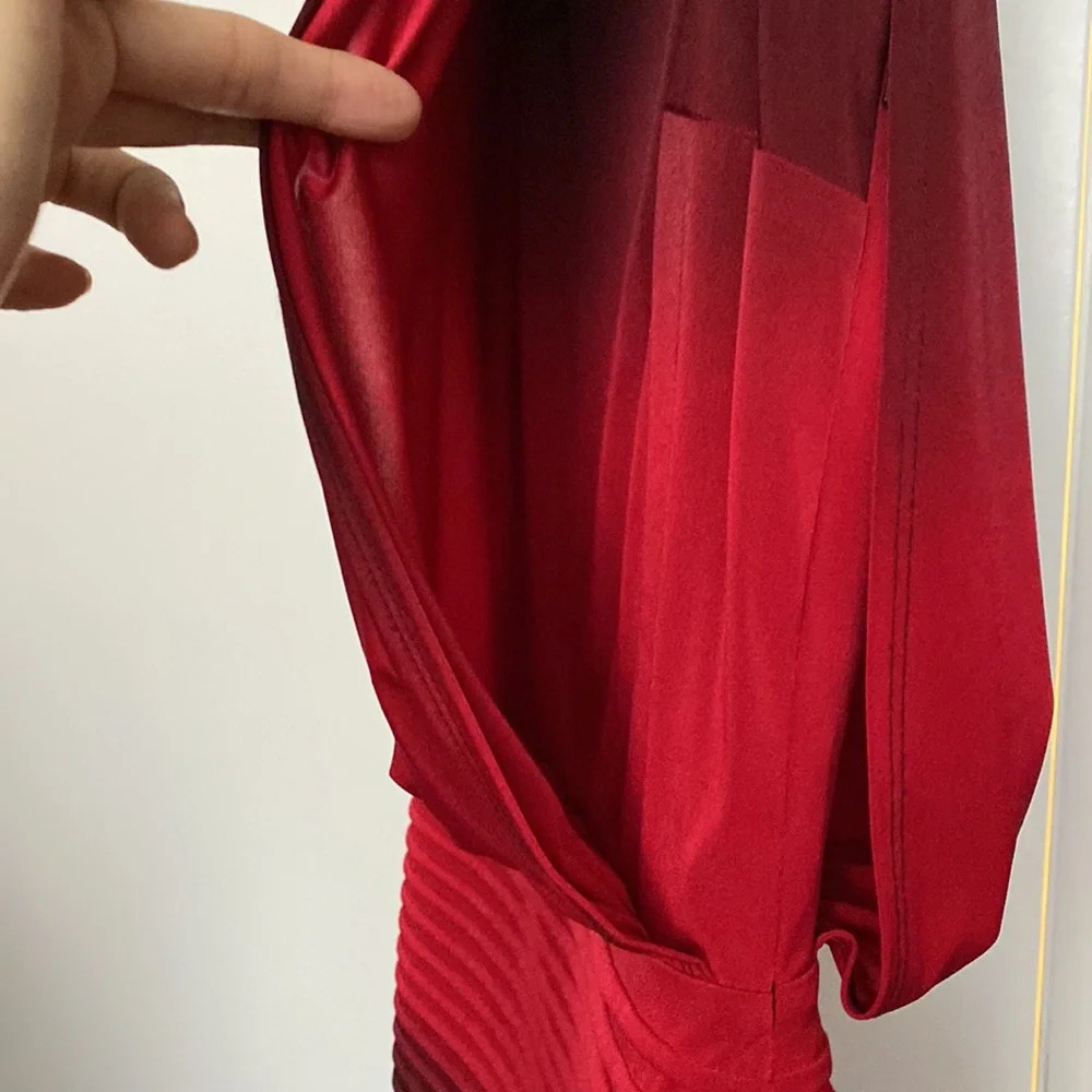 NWOT Xscape Red Black Ombré Blouson Top Ribbed Bottom Size 8 - Picture 13 of 13